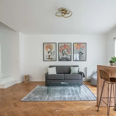 *disneyland-paris* Duplex 7pers, Parking, Wifi, Netflix * Serris
